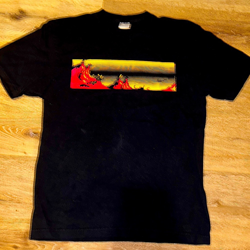 Nike Unisex Comfy Tshirt 100% cotton .. EUC Large ( Grande)